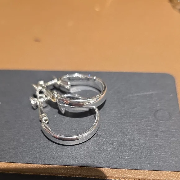 Source Unknown Silver Hoop Clip-On Earrings - Picture 2 of 3
